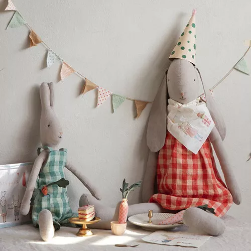 Maileg Knuffelkonijn Geruite Jurk - Maat 5 - 64 Cm - Afbeelding 4